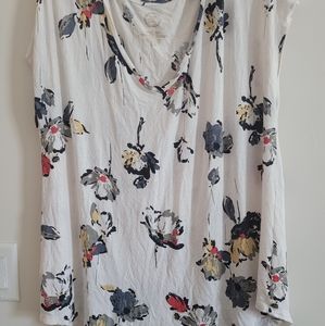 Water color flower tee